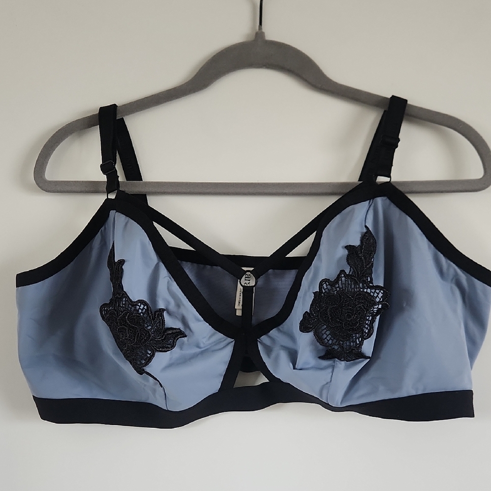 Elegant Black and Gray Lace Bra